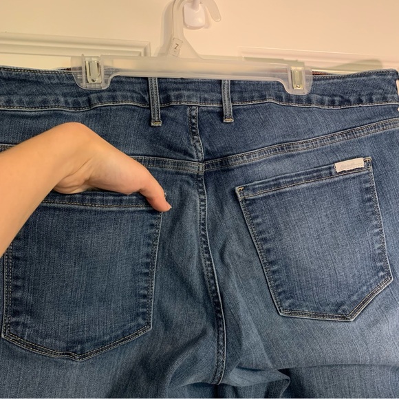 Eddie Bauer women’s size petite 16 slightly curvy boot cut medium wash jeans - Picture 3 of 15